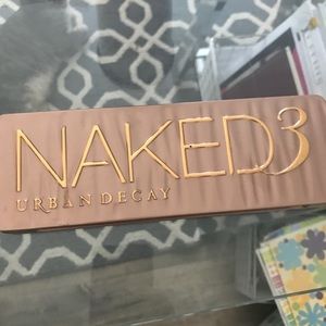 Naked 3 eyeshadow pallet